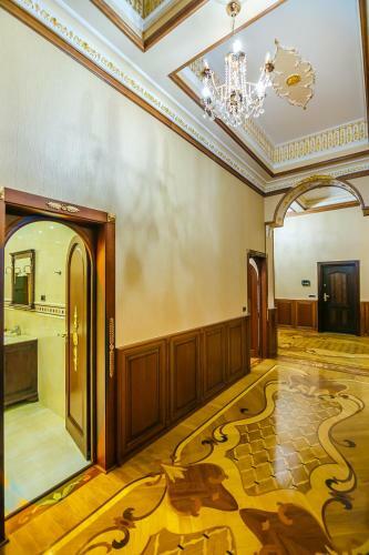 Apartment On Bentley