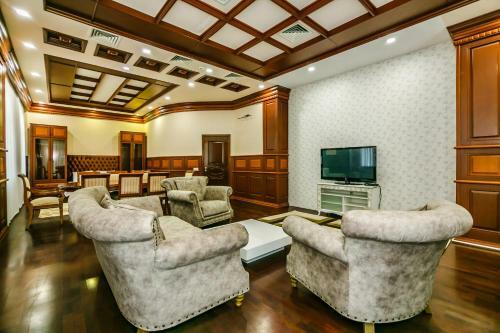 Apartment On Center Mc Donalds