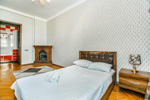 Apartment At Nizami Street