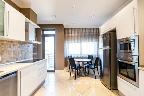 Luxury Central Seaview Apartment