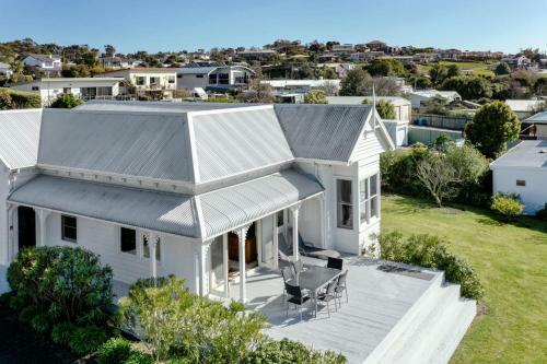 Villa Bridport Beach House