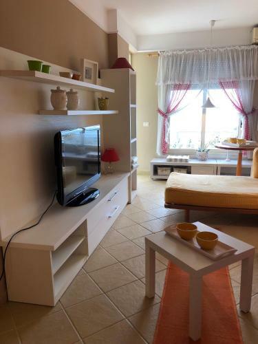 Beach View! Seaside Apartment