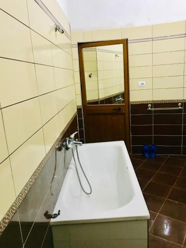 Apartamento Rruga Egnatia (Dovana Vogel)