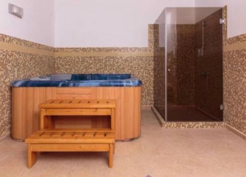 1-bed Modern Sea View Apartment In Aparthotel