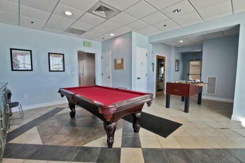 Crystal Shores West By Youngs Suncoast