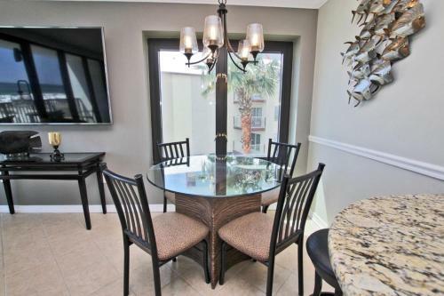 Island Winds West 280 By Youngs Suncoast