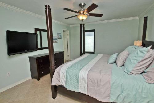 Island Winds West 280 By Youngs Suncoast