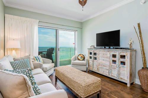 Hotel Crystal Shores III
