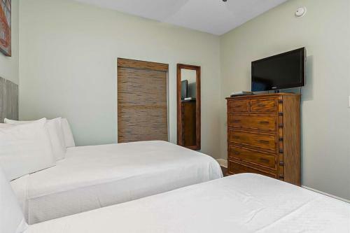 Hotel Crystal Shores III