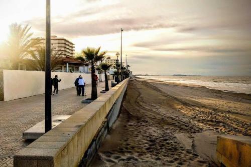 Apartamento Con Piscina En Playa Miramar