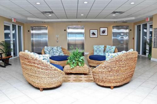 San Carlos 409 By Youngs Suncoast