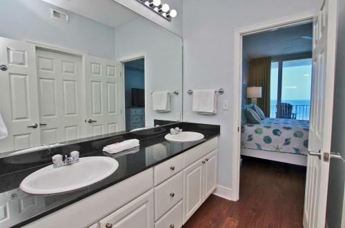 San Carlos 409 By Youngs Suncoast
