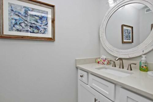 Summerhouse West By Youngs Suncoast