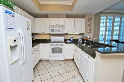 Crystal Tower 1101 By Youngs Suncoast