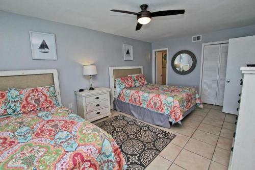 Castaways By Youngs Suncoast