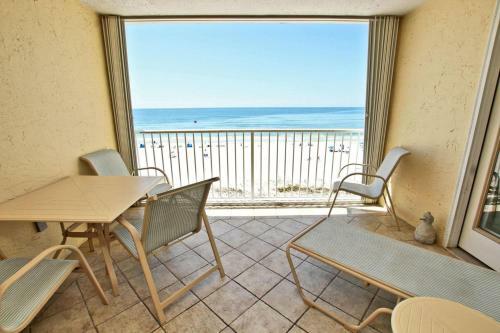 Castaways By Youngs Suncoast