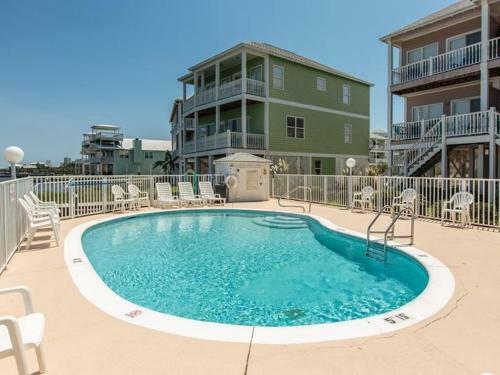 On Golden Pond 8a West By Youngs Suncoast