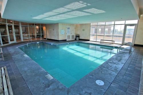 Crystal Tower 1102 By Youngs Suncoast