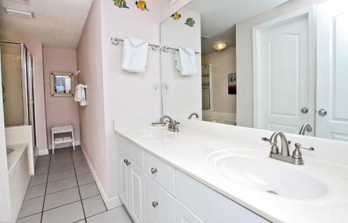Legacy 102 By Youngs Suncoast