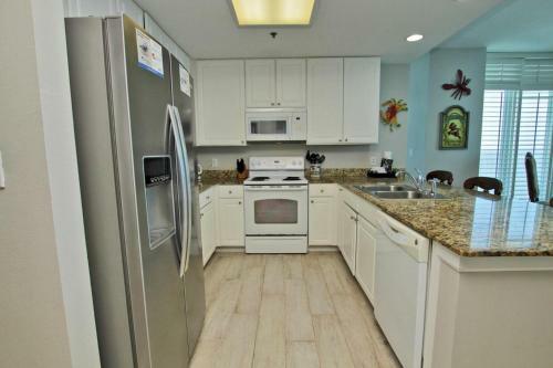 Lighthouse By Youngs Suncoast