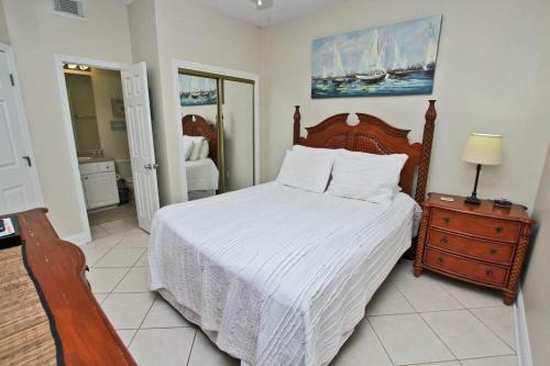 Lighthouse By Youngs Suncoast