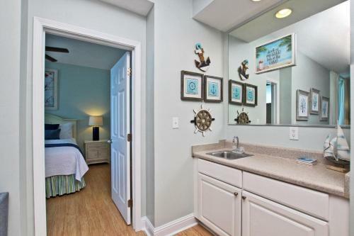 Lighthouse By Youngs Suncoast