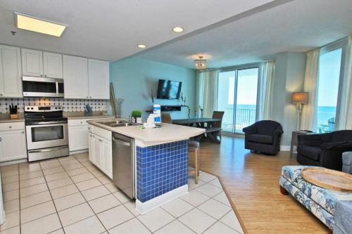 Lighthouse By Youngs Suncoast