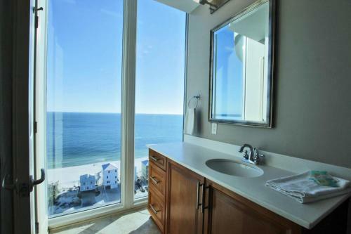 Bel Sole Penthouse 1801 By Youngs Suncoast