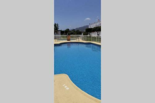 Duplex En Urbanizaci�n Con Piscina Comunitaria