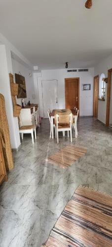 Duplex En Urbanizaci�n Con Piscina Comunitaria
