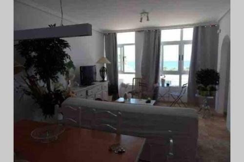 Precioso Apartamento Con Vista Al Mar.