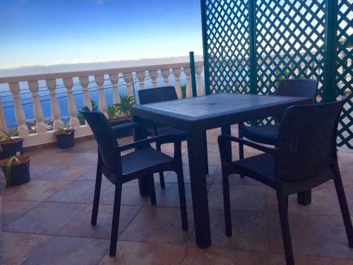 Costa Este House