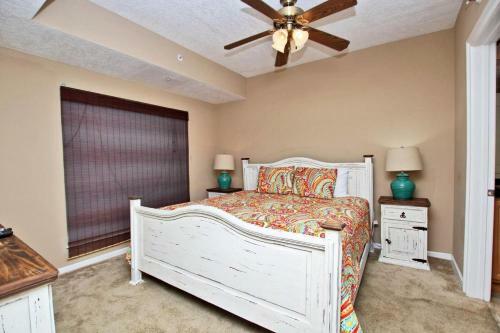 Colonnades 1202 By Youngs Suncoast