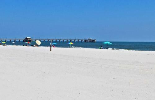 Colonnades 1202 By Youngs Suncoast