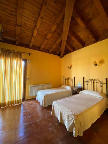 Hostal Hotel Hoster�a De Monz�n