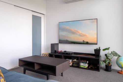 Modern 2 Bedroom Apartment With Rooftop