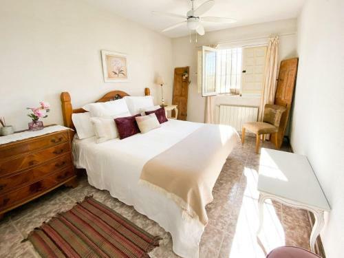 Charming Rural House And Pool 7 Min From The Beach