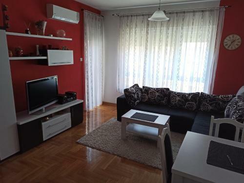 Silver Center Apartment