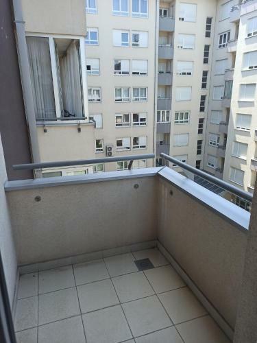 Silver Center Apartment