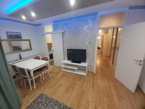 Silver Apartment
