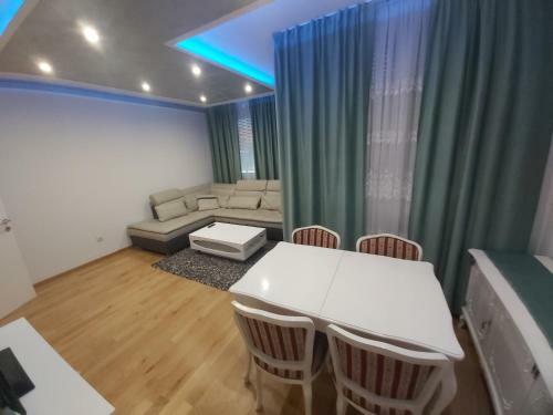 Silver Apartment
