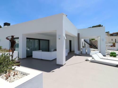 Villa Out Of The Blue