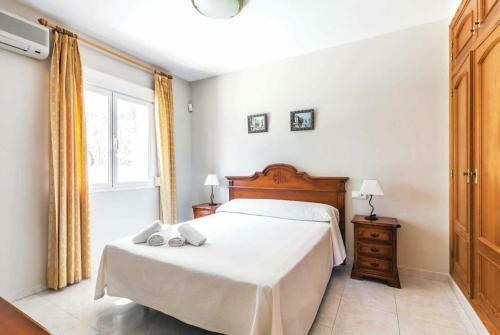 3383 Villa Encina