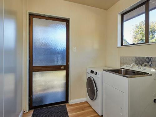 Backstreet Bach - Kaikoura Holiday Home