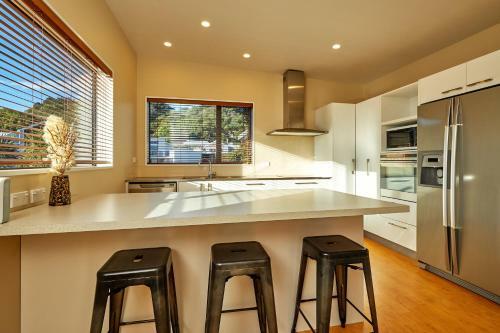 South Bay Getaway - Kaikoura Holiday Home