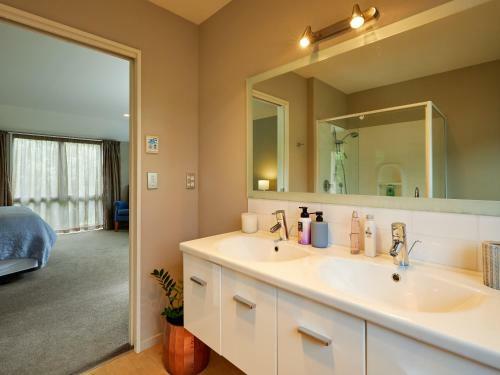 Seaside Serenity - Kaikoura Holiday Home