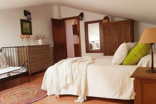 Casa Rural El Sauce. A 2,5 Km de Cuenca Capital