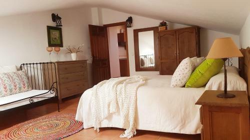 Casa Rural El Sauce. A 2,5 Km de Cuenca Capital