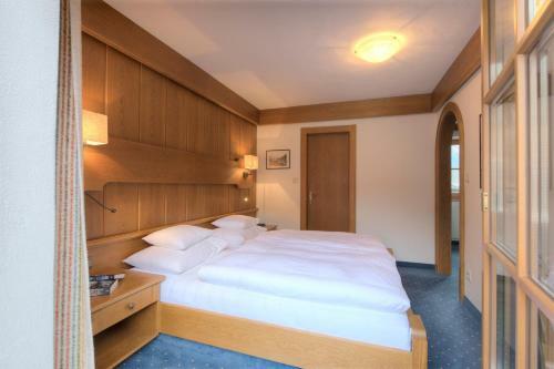 Hostal Hotel Garni Almjur
