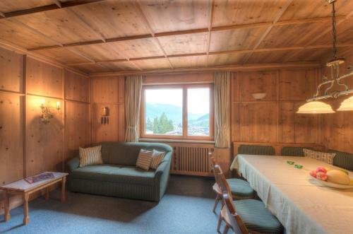 Hostal Hotel Garni Almjur